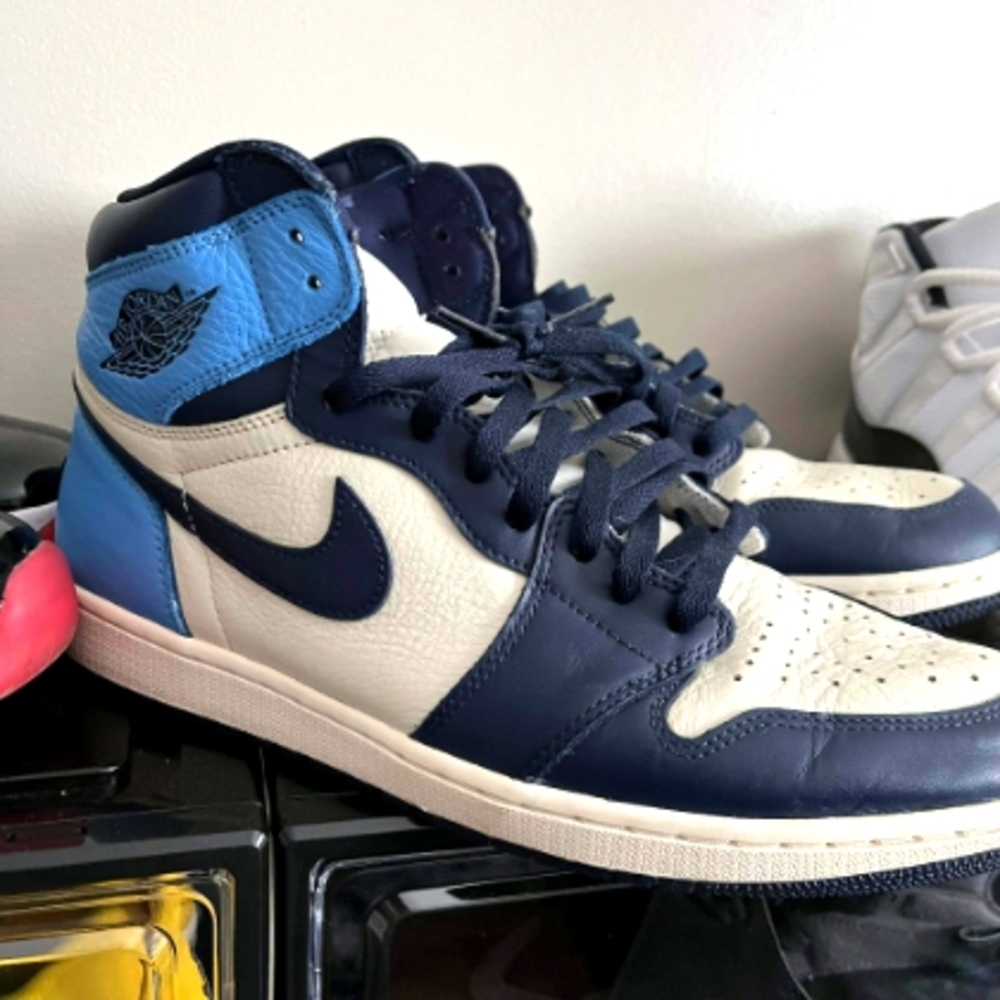 Nike Air Jordan 1 Obsidian